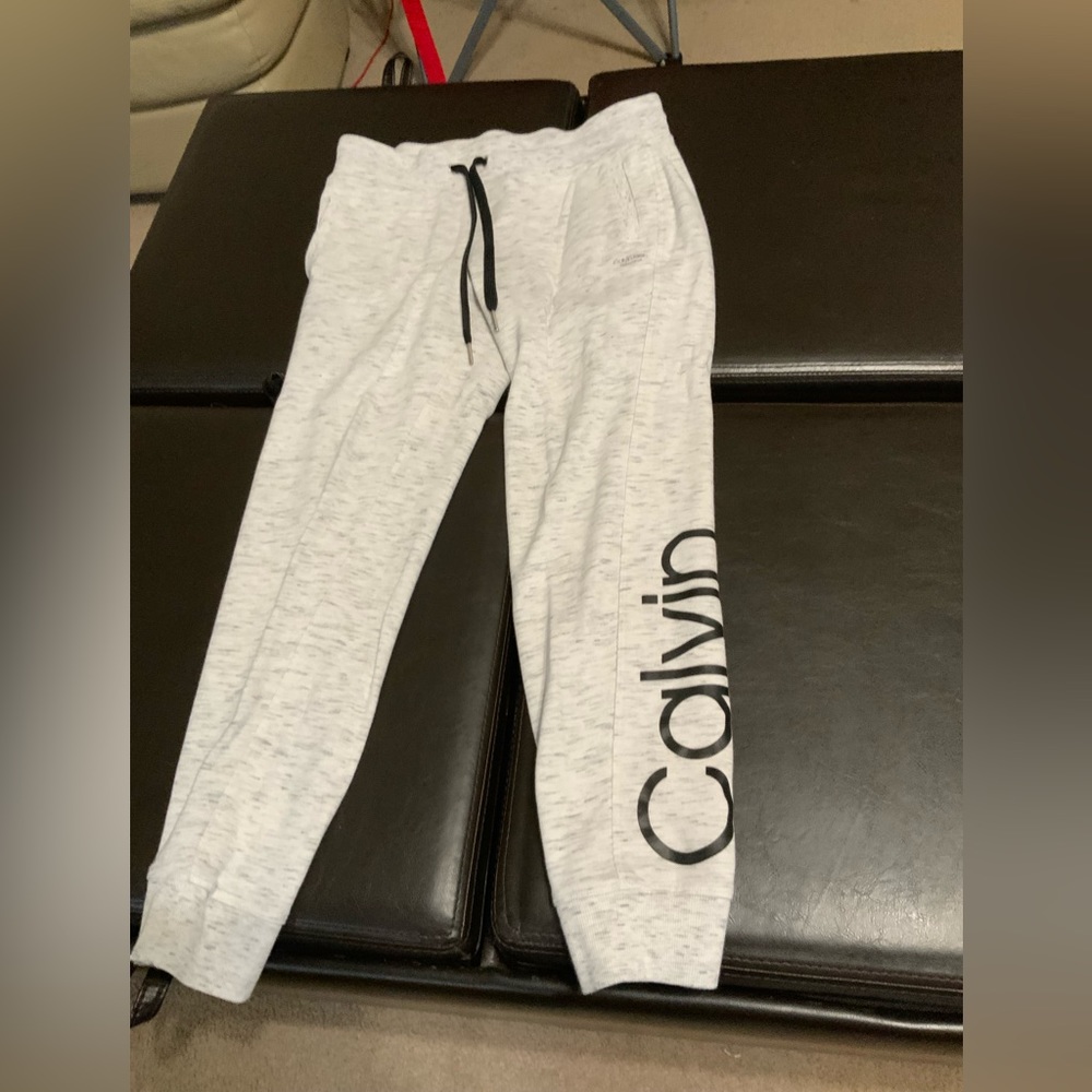 Bundle Variety 6 Pairs of Women Joggers. Size Medium - Picture 2 of 11